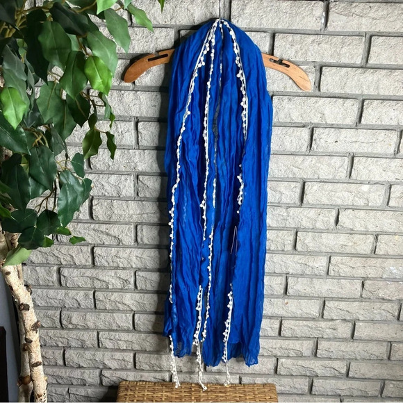 Pier 1 Imports Scarf - Picture 1 of 6